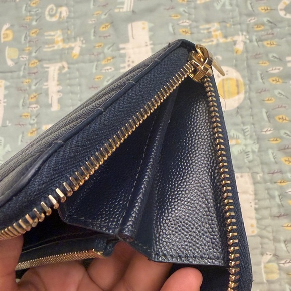 Yves Saint Laurent Zippy Wallet - Picture 12 of 16